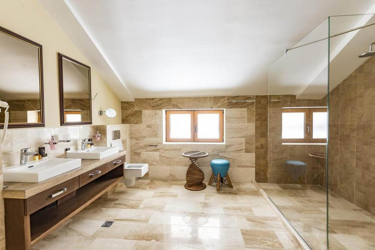 Waikiki Apartments Tivat Exterior photo