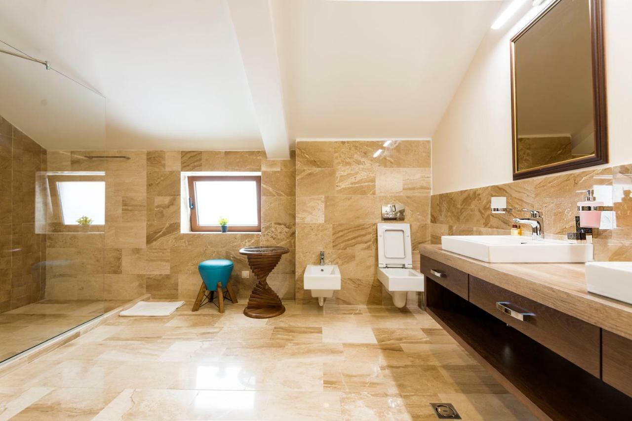 Waikiki Apartments Tivat Exterior photo