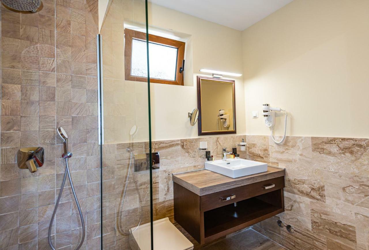 Waikiki Apartments Tivat Exterior photo