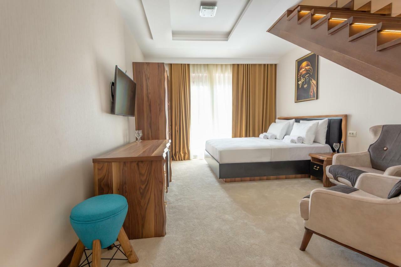 Waikiki Apartments Tivat Exterior photo