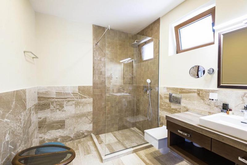Waikiki Apartments Tivat Exterior photo