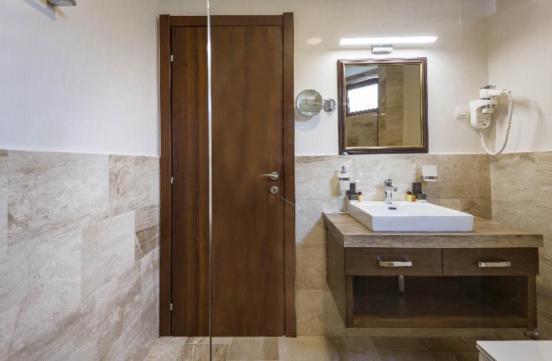 Waikiki Apartments Tivat Exterior photo
